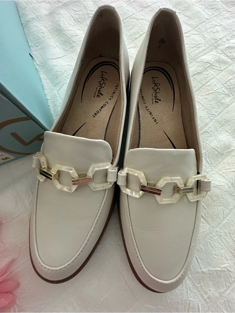 Life Stride BRAND NEW Cream Loafers with Geometric Chain Accent